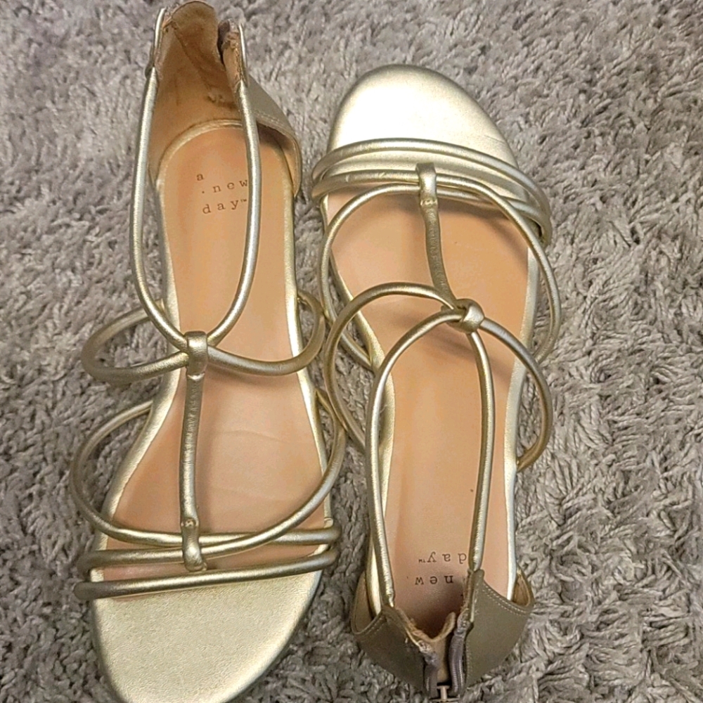 A new day Gold sandals size 7